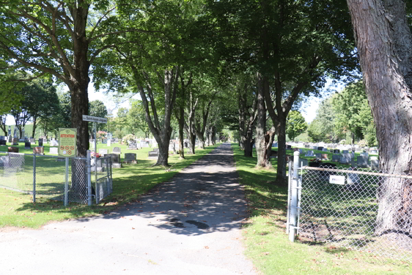 St-Isaac-Jogues R.C. Cemetery, Val-des-Sources (Asbestos), Les Sources, Estrie, Quebec