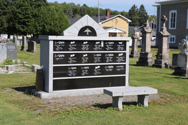 Lac-aux-Sables R.C. Cemetery, Mkinac, Mauricie, Quebec