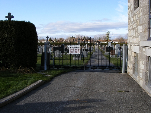 Cimetire (glise) de Ste-Dorothe, Laval, Québec