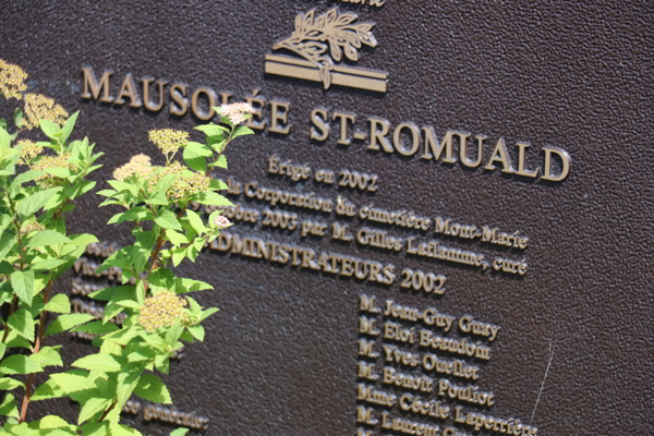 Mausole-Columbarium St-Romuald, Lvis, Chaudire-Appalaches, Québec