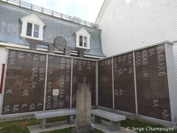 Notre-Dame-de-Lorette R.C. Church Cemetery, Wendake, Capitale-Nationale, Quebec