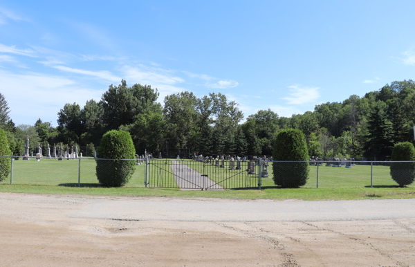 Notre-Dame-de-Montauban R.C. Cemetery, Mkinac, Mauricie, Quebec