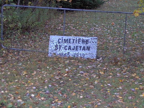 Ancien cimetire de St-Cajetan, Aumond, La Valle-de-la-Gatineau, Outaouais, Québec