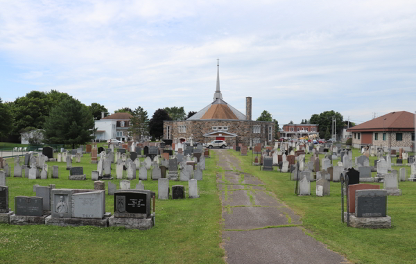 St-Dominique R.C. Cemetery, Les Maskoutains, Montrgie, Quebec