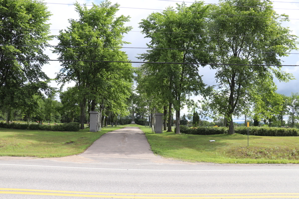 Notre-Dame R.C. Cemetery, Pont-Rouge, Portneuf, Capitale-Nationale, Quebec