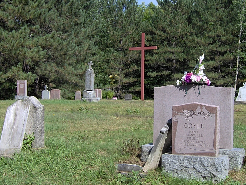 Cimetire (village) de St-Aim-du-Lac-des-les, Antoine-Labelle, Laurentides, Québec