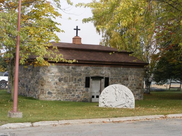 Caveau funraire familial de Mgr Calixte Marquis, St-Clestin, Nicolet-Yamaska, Centre-du-Qubec, Québec