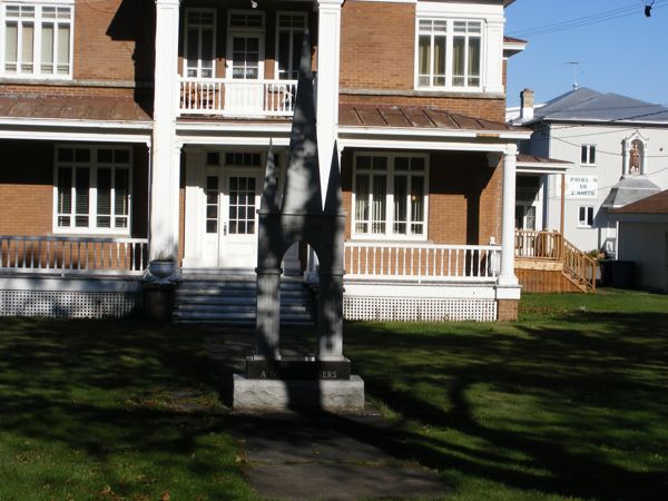 Ancien cimetire (2e) de L'Isle-Verte, Rivire-du-Loup, Bas-St-Laurent, Québec